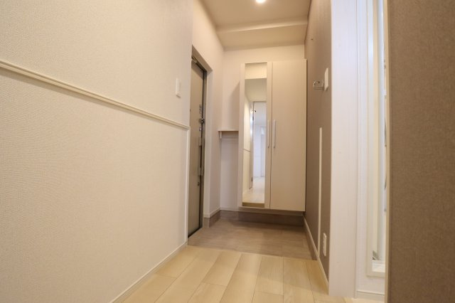 アルティザン九条の玄関