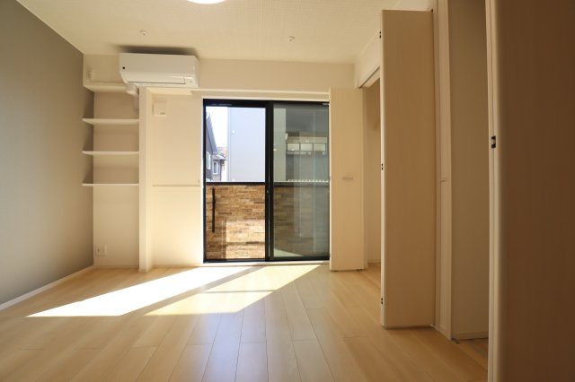 アルティザン九条の洋室