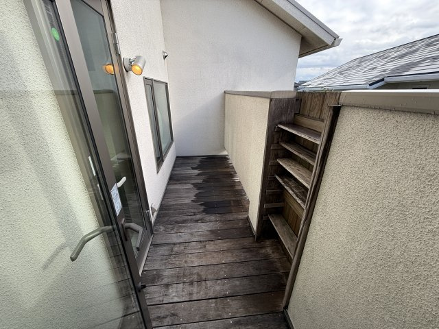 吹田市千里山西５丁目４５－９戸建のバルコニー