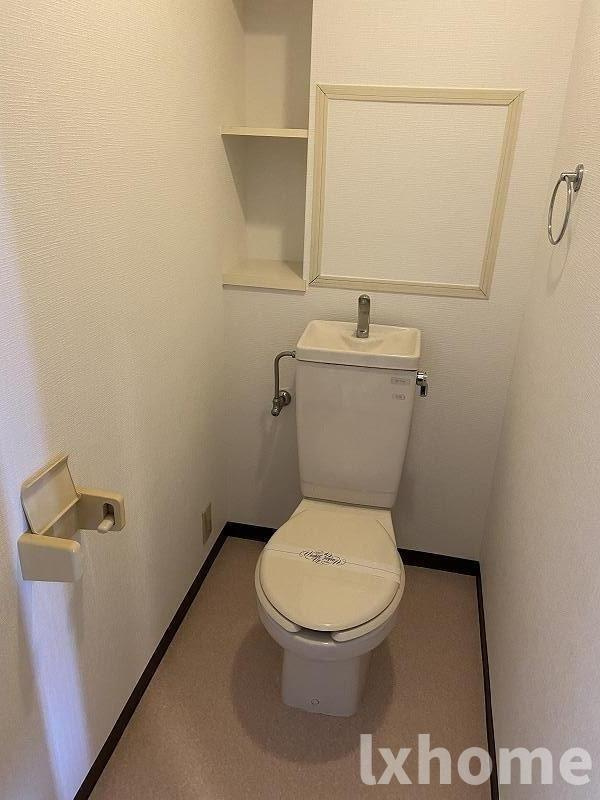 フォレストヒルズのトイレ|落ち着いた色調のトイレです
