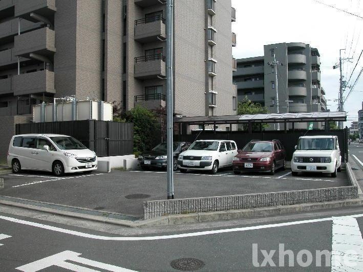 フォレストヒルズの駐車場|駐車場があります