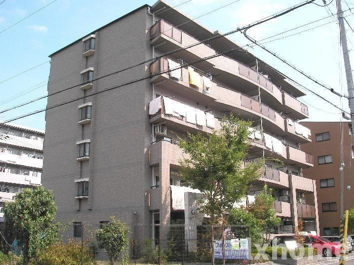 フォレストヒルズのエントランス|建物の内部です