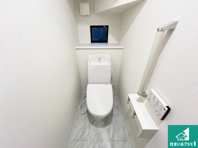 神戸市垂水区桃山台　新築一戸建てのトイレ|1・2階の2ヶ所にあるので、朝の忙しい時間の順番待ちもなく、深夜の利用にも大変便利です。