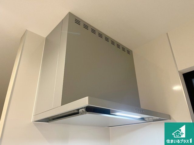 神戸市垂水区桃山台　新築一戸建ての設備|汚れにくいスロットフィルタでお手入れラクラク！ＬＥＤ照明付き！