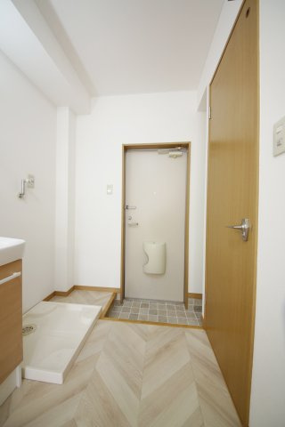 アネモス新舞子の玄関