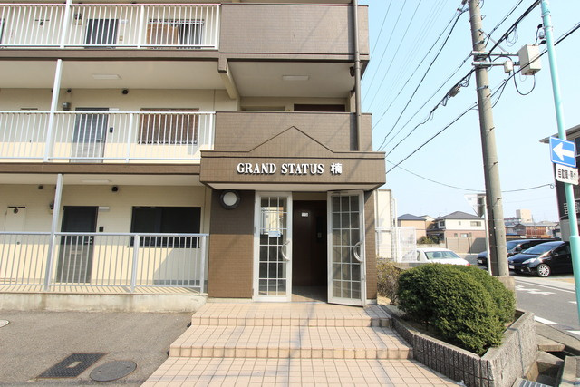 グランドステータス楠のエントランス