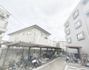 【その他共用部分】 | ソレアードハサマ | 駐輪場です。