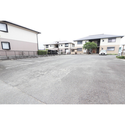 【駐車場】 | フォンテーヌ宮ノ陣Ⅱ B棟 | 駐車スペースもあります