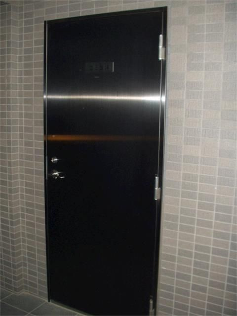 ルーブル学芸大学参番館のロビー