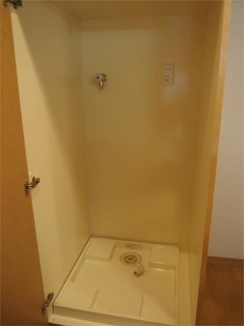 ルーブル学芸大学参番館のエントランス