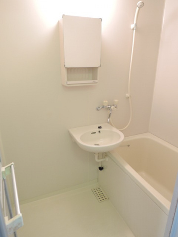 CASAイーストの浴室