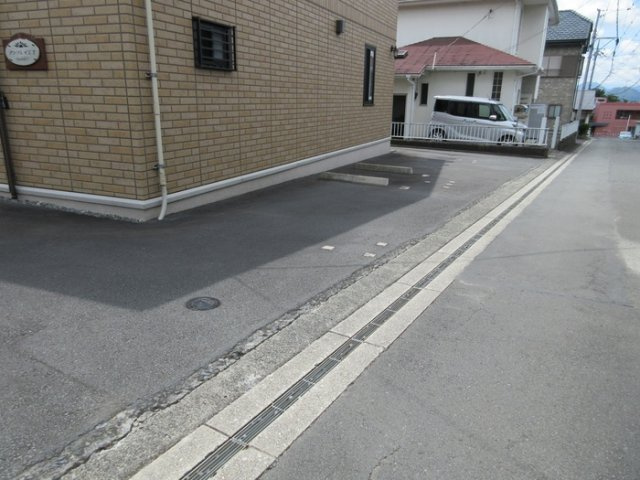 アンソレイエ Ｔの駐車場