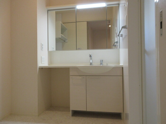 アンソレイエ Ｔの独立洗面台