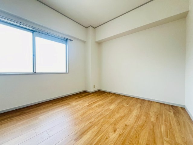 舞子芙蓉ハイツの洋室