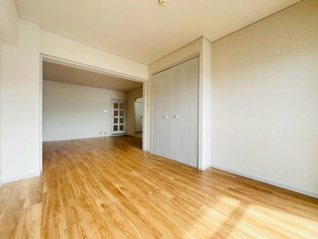 舞子芙蓉ハイツの居間・リビング