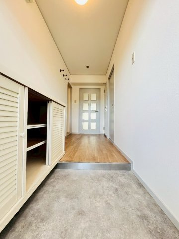 舞子芙蓉ハイツの玄関