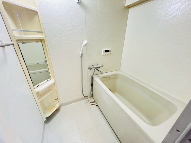 舞子芙蓉ハイツの浴室