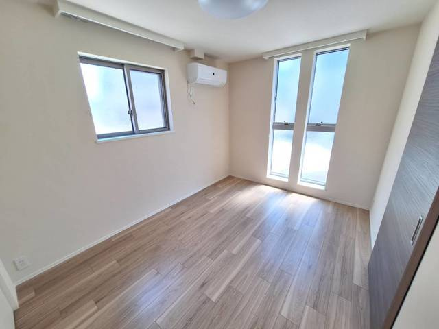 サニーコート瀬戸の洋室