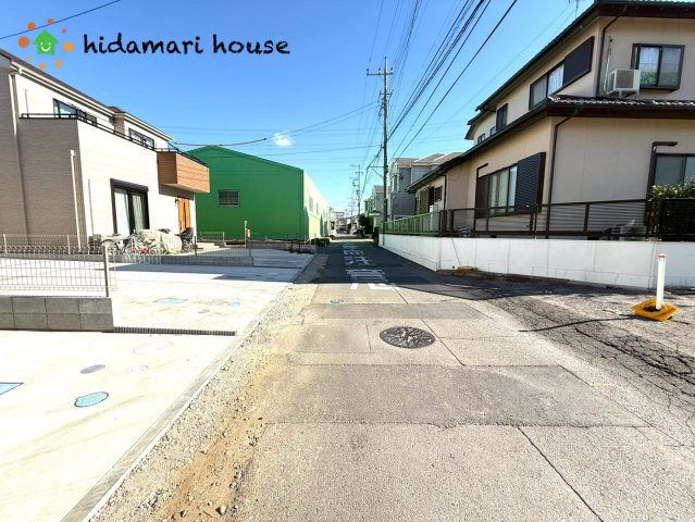 上尾市上尾下4期　新築戸建　ハートフルタウンBの前面道路含む現地写真