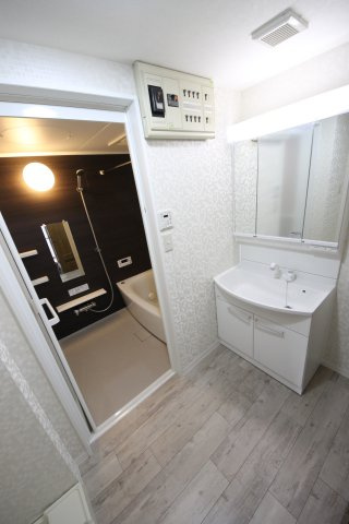 【独立洗面台】 | チサンマンション室見III | （撮影：2015年リフォーム時）