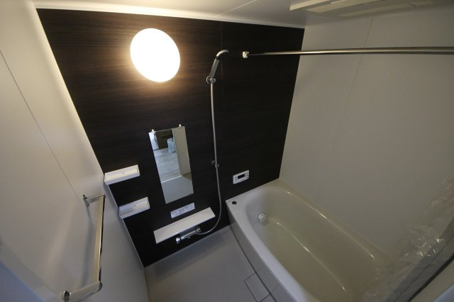 【浴室】 | チサンマンション室見III | Panasonic製バスルームは追い焚き機能・浴室乾燥機つき（撮影：2015年リフォーム時）