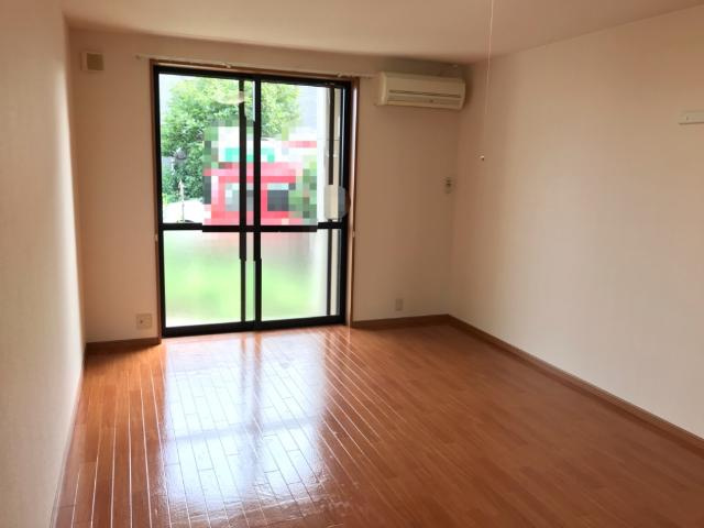 サンハイツ城山　　 刈谷市近郊の賃貸はクラスホームの居間・リビング|洋室