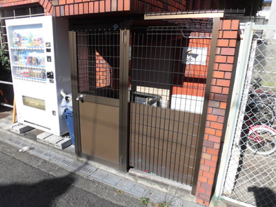 【その他共用部分】 | グローバル相川 | 敷地内ゴミ置き場です。