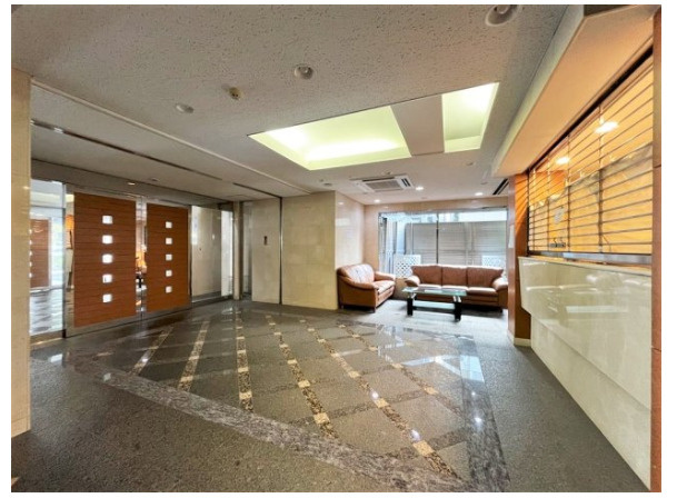 パレステュディオ新宿パークサイドのロビー