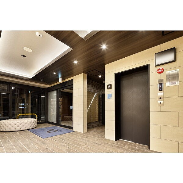 大阪市浪速区戎本町２丁目の店舗事務所のエントランス