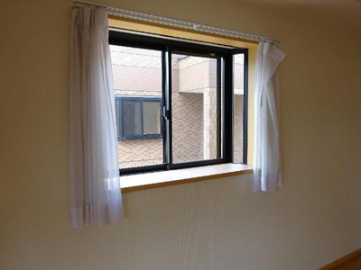 【居間・リビング】 | パームヒルズさくら | 出窓