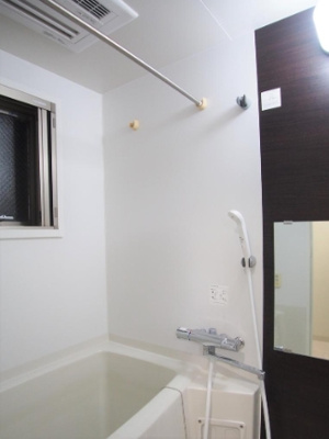 【浴室】 | ファベル中野新橋 | 浴室乾燥機付きバス。