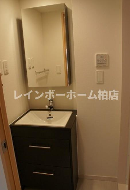 仲介手数料（賃料の1.10ヵ月）の50％OFF対象物件！の洗面所|スペースが確保できる洗面所です