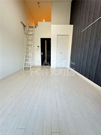 【居間・リビング】 | ノイヴェル春日出