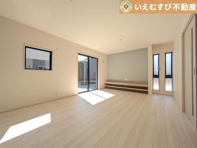 Livele Garden.S　寄居町桜沢の居間・リビング|ご家族みんながゆったりくつろげるリビング
ゆとりの空間でくつろいだり遊んだり、家族の時間が楽しみですね♪