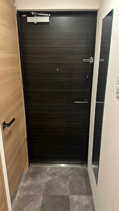 新品家具付きマンション上連雀25(KaGood東京)の玄関