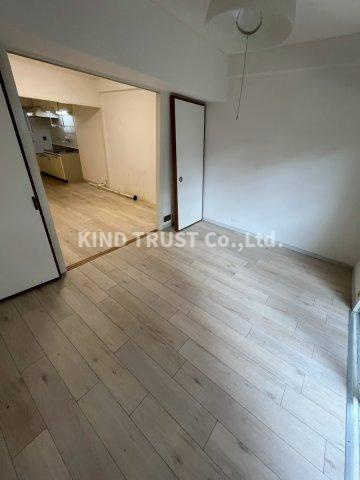 カーサ天六の居間・リビング|ゆったり過ごせるリビングです