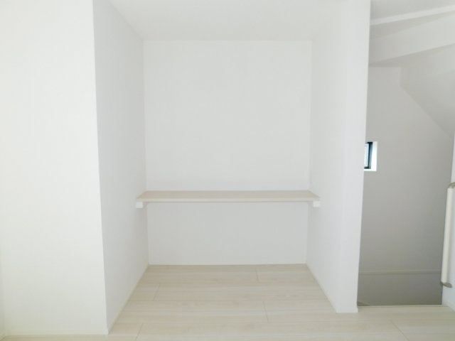 名古屋市中村区北浦町の新築一戸建の居間・リビング|◇カウンター◇　　お子様の勉強やワークスペースなど、多用途に利用できます♪