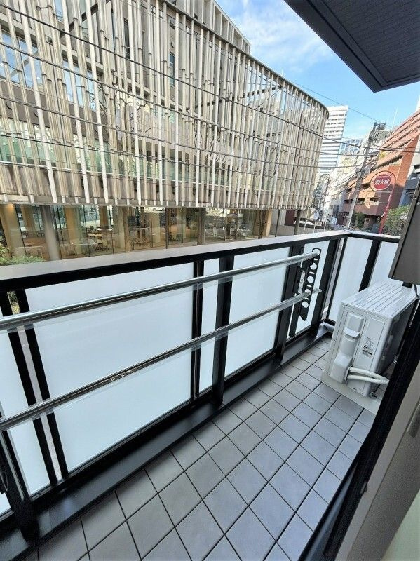 フラッツ平河町（東京ゼロエミッションハウス）のバルコニー