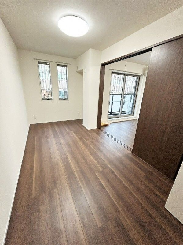 フラッツ平河町（東京ゼロエミッションハウス）の居間・リビング