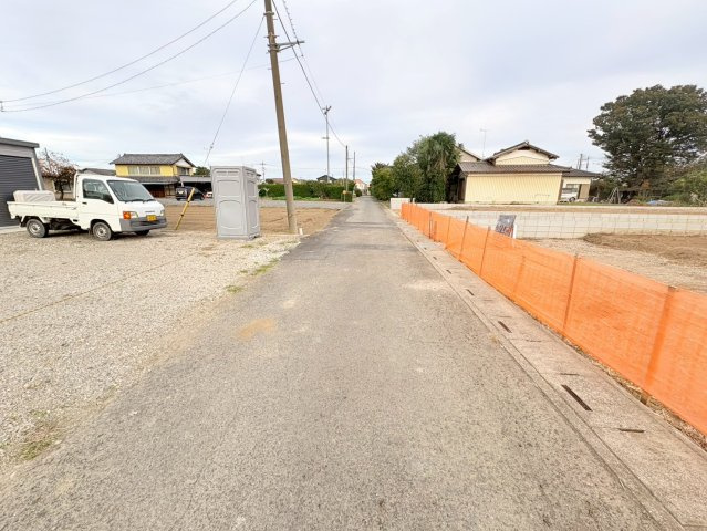 川越市鴨田　建築条件なし売地　東武東上線『川越駅』バス26分　【芳野小学区】の前面道路含む現地写真