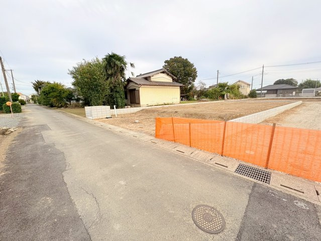 川越市鴨田　建築条件なし売地　東武東上線『川越駅』バス26分　【芳野小学区】の前面道路含む現地写真