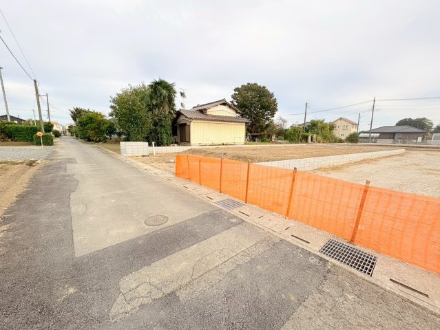 川越市鴨田　建築条件なし売地　東武東上線『川越駅』バス26分　【芳野小学区】の前面道路含む現地写真