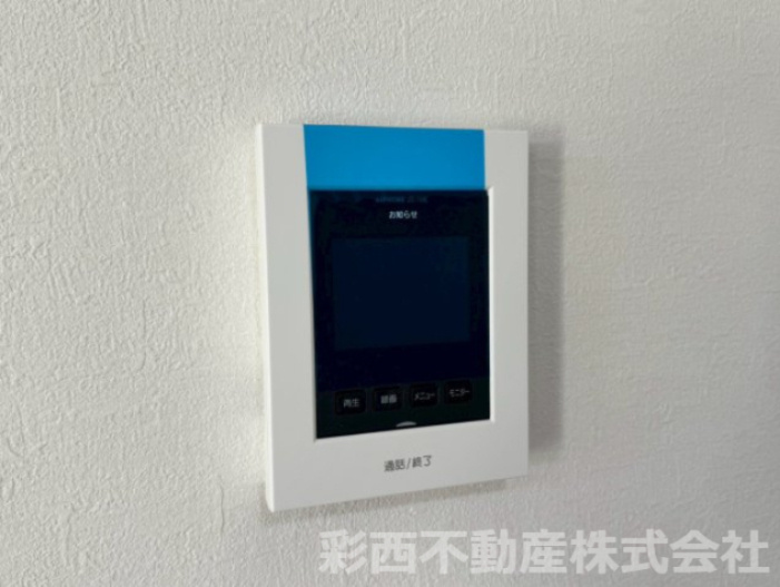 所沢市上新井 新築一戸建の防犯設備|「見える安心」をカタチにしました。誰が来てもわかる様にモニター付きインターホンを設置。
