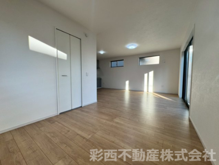 所沢市上新井 新築一戸建の居間・リビング