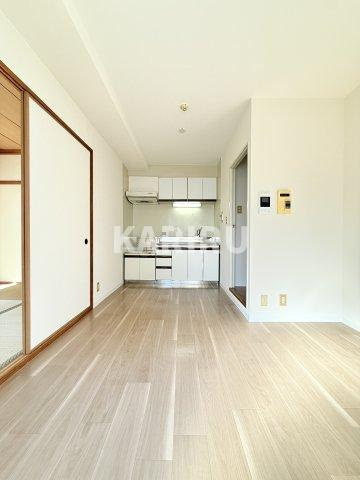 エムズコート関目の居間・リビング