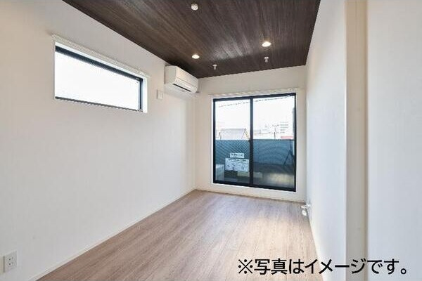 リュクスシティー黄金(リュクスシティーコガネ)の居間・リビング|ゆったり過ごせるリビングです