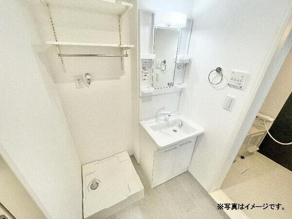 リュクスシティー黄金(リュクスシティーコガネ)の洗面所|スペースが確保できる洗面所です