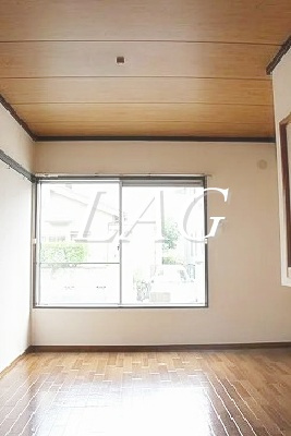 【居間・リビング】 | プチファミールⅡ | 洋室のお部屋です。