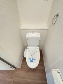 【トイレ】 | 廿日市市物見西1（前空駅）全2区画　NO2 | シンプルなデザインはお掃除やしやすく衛生的。温水洗浄便座付き　トイレ×２
