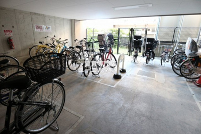 【その他共用部分】 | リヴィエールkawakami | 自転車通勤にも便利な駐輪場付き♪